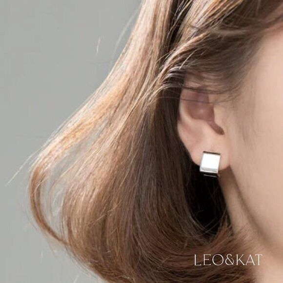 Extra Chunky Gold Square Huggie Earrings. 925 Sterling Silver. #1057 - Picture 6 of 7